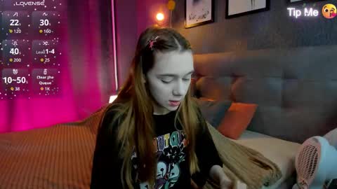 Snapshot of jessiexxiv chatting on November 28, 9:23 am Jessie online show from November 28, 9:23 am