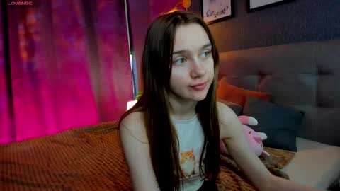 Snapshot of jessiexxiv chatting on December 3, 9:18 am Jessie online show from December 3, 9:18 am