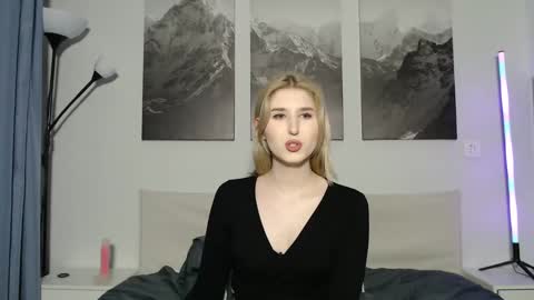 Snapshot of jessstonem chatting on December 28, 5:55 am jessstonem online show from December 28, 5:55 am