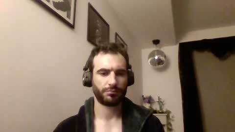 Snapshot of jestersquid19 chatting on July 22, 8:44 pm jestersquid19 online show from July 22, 8:44 pm
