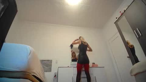 jesy online show from November 27, 7:10 am