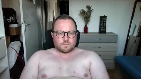 Snapshot of jeuneloup92 chatting on September 8, 5:56 pm jeuneloup92 online show from September 8, 5:56 pm