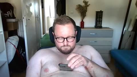 Snapshot of jeuneloup92 chatting on September 17, 4:19 pm jeuneloup92 online show from September 17, 4:19 pm