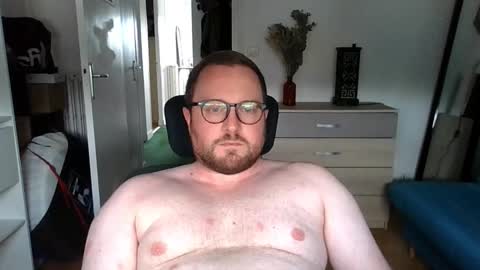 Snapshot of jeuneloup92 chatting on September 18, 3:36 pm jeuneloup92 online show from September 18, 3:36 pm