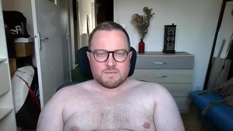 Snapshot of jeuneloup92 chatting on September 25, 4:21 pm jeuneloup92 online show from September 25, 4:21 pm