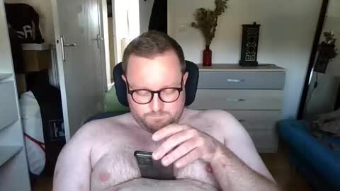 Snapshot of jeuneloup92 chatting on October 8, 3:42 pm jeuneloup92 online show from October 8, 3:42 pm