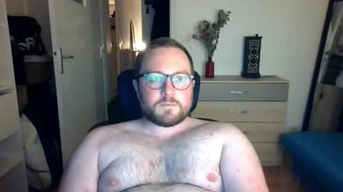 Snapshot of jeuneloup92 chatting on October 21, 8:53 pm jeuneloup92 online show from October 21, 8:53 pm