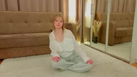 Gwen online show from January 14, 8:20 am