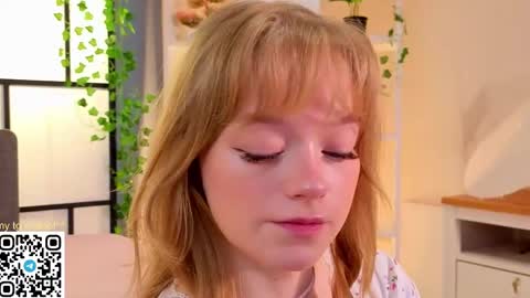 Gwen online show from March 23, 8:13 pm