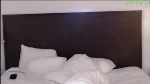 Snapshot of jewelrancid chatting on February 25, 4:35 am Miss Lovely online show from February 25, 4:35 am