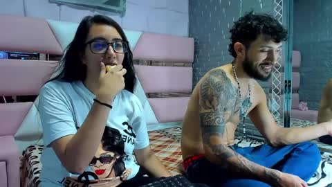 Queen and King online show from December 11, 2:33 pm