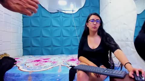 Queen and King online show from December 27, 4:47 am