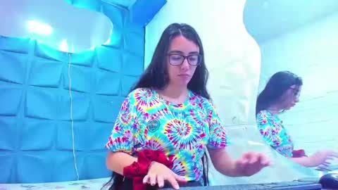 Queen and King online show from January 9, 1:08 am