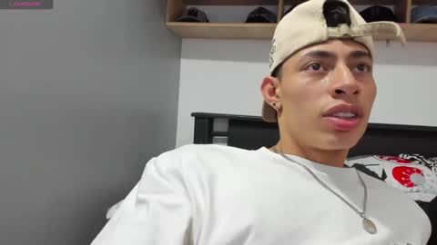 Snapshot of jey_cox23 chatting on December 24, 3:27 am jey cox online show from December 24, 3:27 am