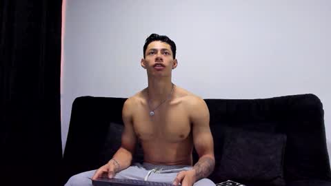 Snapshot of jey_cox23 chatting on January 16, 11:03 am jey cox online show from January 16, 11:03 am