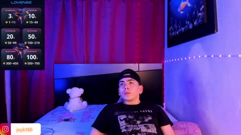 Snapshot of jey_keler chatting on February 5, 8:00 am jey keler online show from February 5, 8:00 am