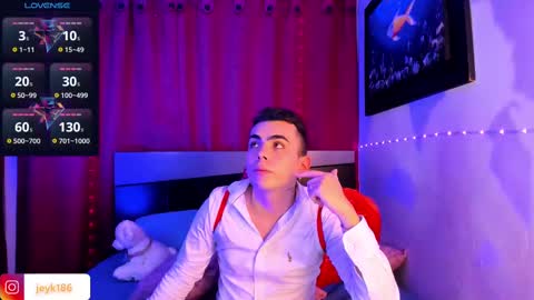 Snapshot of jey_keler chatting on February 9, 5:08 am jey keler online show from February 9, 5:08 am