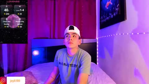 Snapshot of jey_keler chatting on February 18, 11:33 am jey keler online show from February 18, 11:33 am