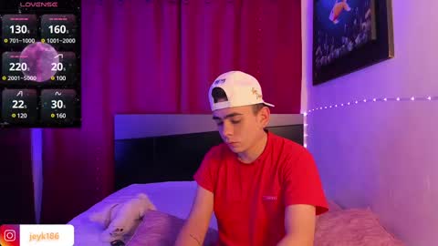 Snapshot of jey_keler chatting on February 19, 10:12 am jey keler online show from February 19, 10:12 am