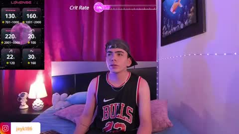 Snapshot of jey_keler chatting on February 21, 4:18 am jey keler online show from February 21, 4:18 am