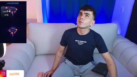 Snapshot of jey_keler chatting on October 23, 9:35 pm jey keler online show from October 23, 9:35 pm