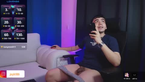 Snapshot of jey_keler chatting on November 27, 1:29 am jey keler online show from November 27, 1:29 am