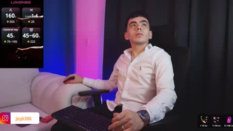 Snapshot of jey_keler chatting on November 30, 1:53 am jey keler online show from November 30, 1:53 am