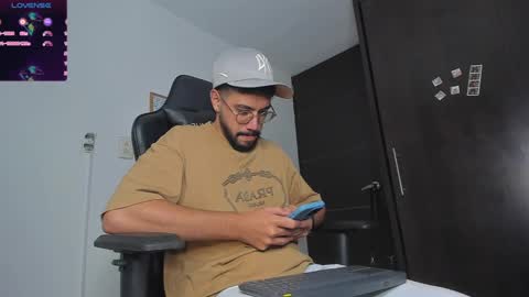 Snapshot of jeycob_braandx chatting on January 3, 10:51 pm Jeycob online show from January 3, 10:51 pm