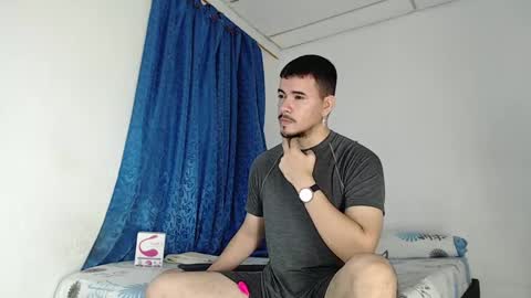 Juan David online show from October 7, 12:30 am