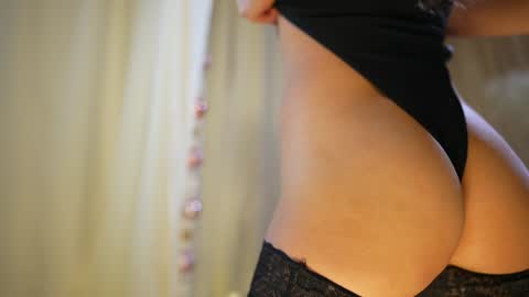 Snapshot of jeyssy69 chatting on January 9, 2:58 am Jeyssy also Andra online show from January 9, 2:58 am