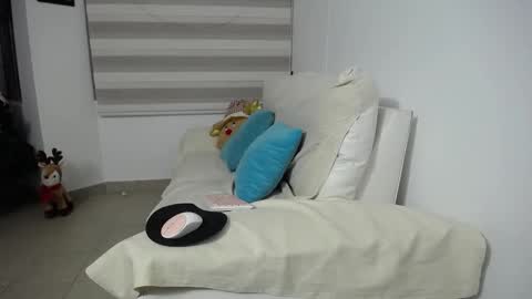 Snapshot of jezabel_purple chatting on November 28, 10:51 am Camila online show from November 28, 10:51 am