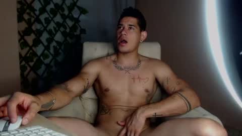 jffer_slhom online show from May 18, 10:15 pm