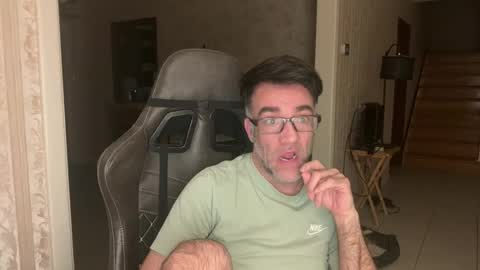Snapshot of jglisson83 chatting on April 8, 3:17 am jglisson83 online show from April 8, 3:17 am