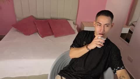 Jhan online show from March 24, 2:11 pm