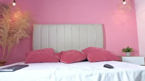 Jhan online show from April 16, 9:39 pm