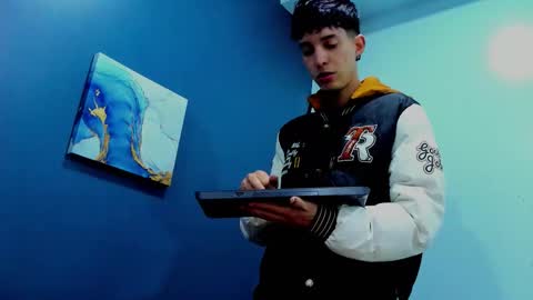 Snapshot of jheampiero chatting on December 18, 2:23 pm Jheampiero online show from December 18, 2:23 pm