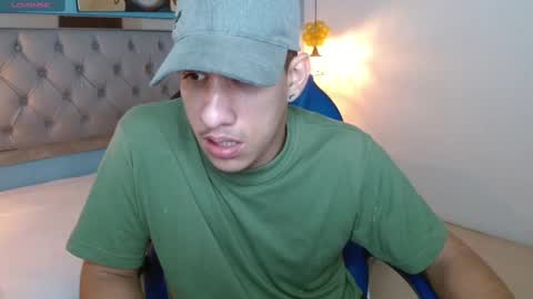 Snapshot of jheidertwink chatting on December 11, 4:07 am Jheider R. online show from December 11, 4:07 am