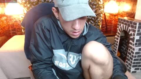 Snapshot of jheidertwink chatting on December 17, 9:50 am Jheider R. online show from December 17, 9:50 am