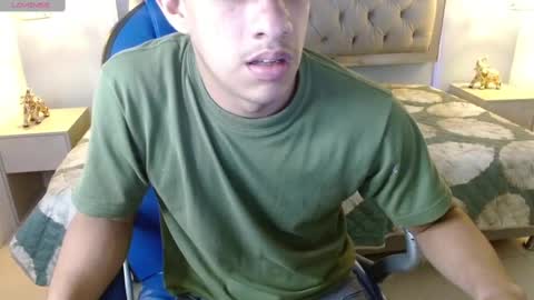 Snapshot of jheidertwink chatting on December 28, 5:23 am Jheider R. online show from December 28, 5:23 am