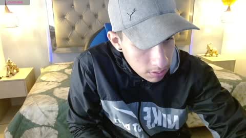 Snapshot of jheidertwink chatting on December 31, 3:34 am Jheider R. online show from December 31, 3:34 am