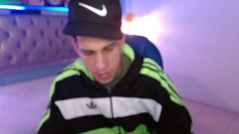 Snapshot of jheidertwink chatting on January 12, 3:39 am Jheider R. online show from January 12, 3:39 am