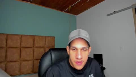 Snapshot of jheidertwink chatting on September 20, 12:39 pm Jheider R. online show from September 20, 12:39 pm