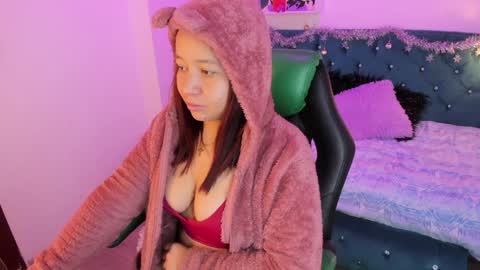 Jhiinny online show from December 23, 3:40 am