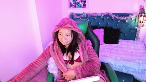 Jhiinny online show from December 28, 4:30 am