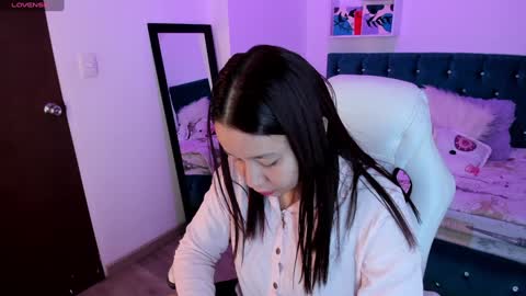 Jhiinny online show from January 25, 11:13 am