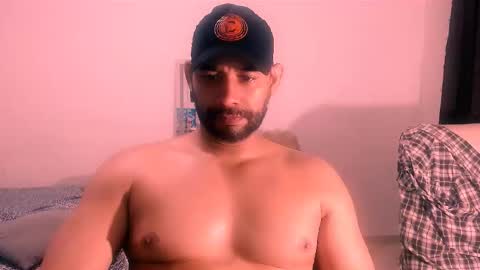 Snapshot of jho173027 chatting on November 7, 11:05 pm En moreno online show from November 7, 11:05 pm