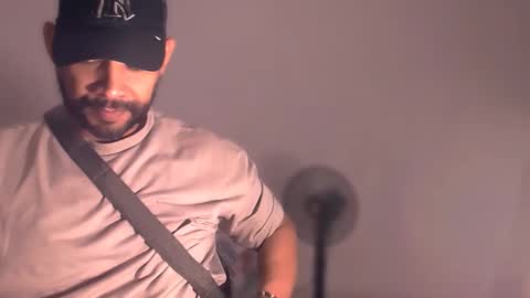 Snapshot of jho173027 chatting on November 15, 7:10 pm En moreno online show from November 15, 7:10 pm