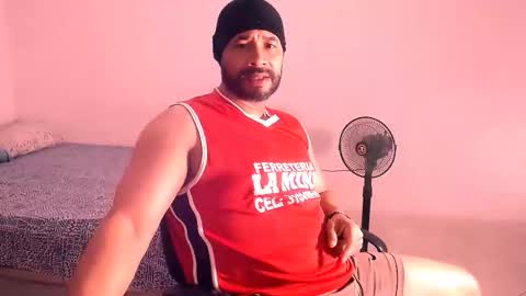 Snapshot of jho173027 chatting on November 17, 12:49 am En moreno online show from November 17, 12:49 am