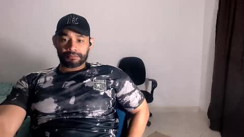 Snapshot of jho173027 chatting on November 22, 5:12 pm En moreno online show from November 22, 5:12 pm