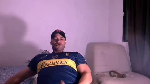 Snapshot of jho173027 chatting on December 2, 11:00 pm En moreno online show from December 2, 11:00 pm